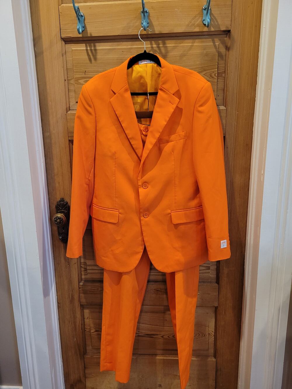 Opposuits Bright Orange Suit – Men’s 44 – Halloween & Tailgate Costume
